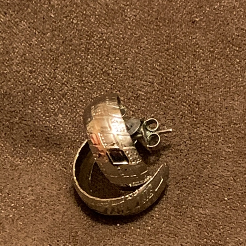 Jewelry - Picture 5 of 16